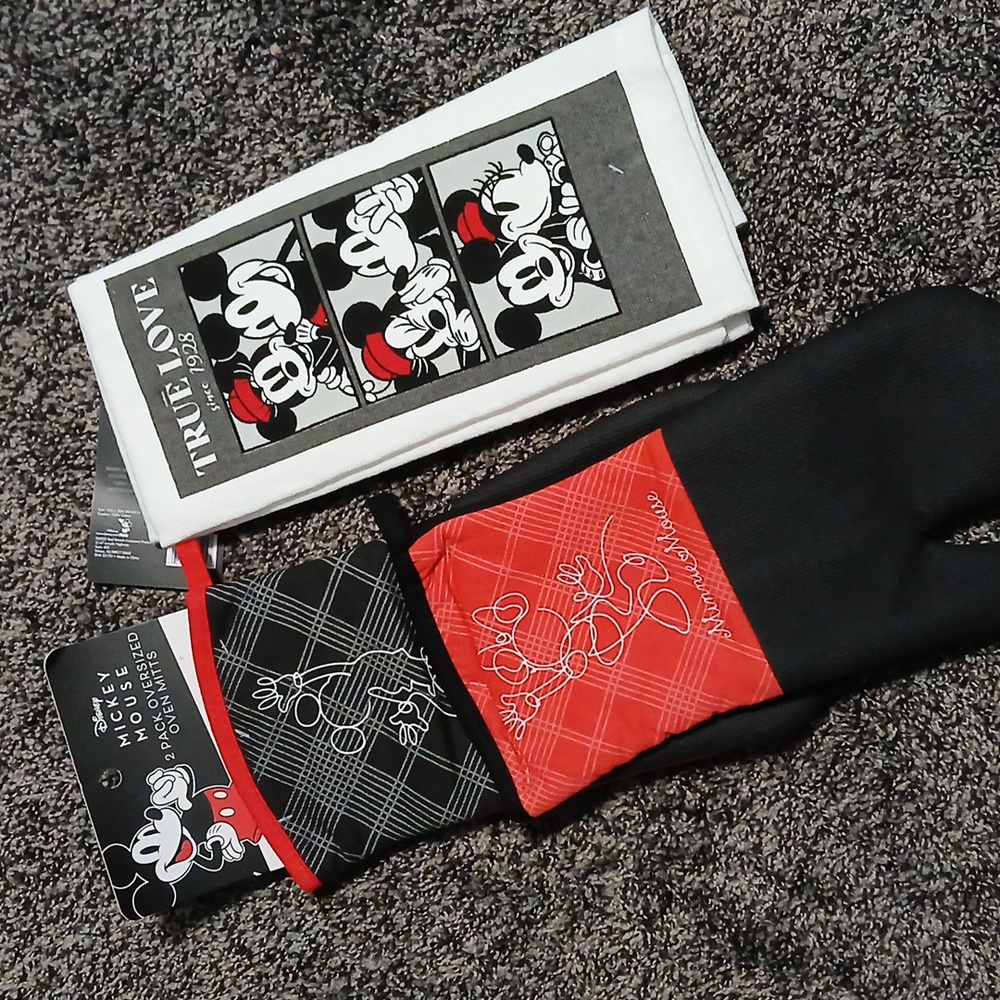CLEAROUT💖Mickey Minnie Mouse Oven Mitt Towel Set Disney